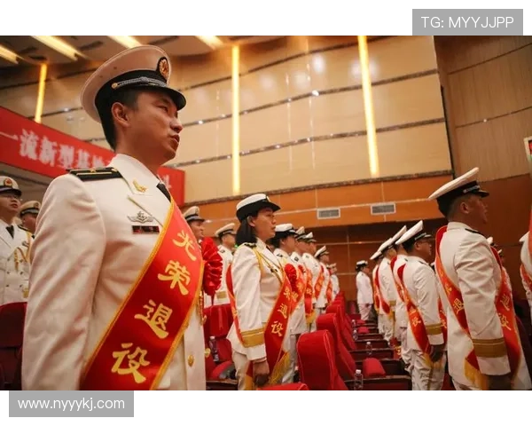 海港首轮前为两名老将举办退役仪式